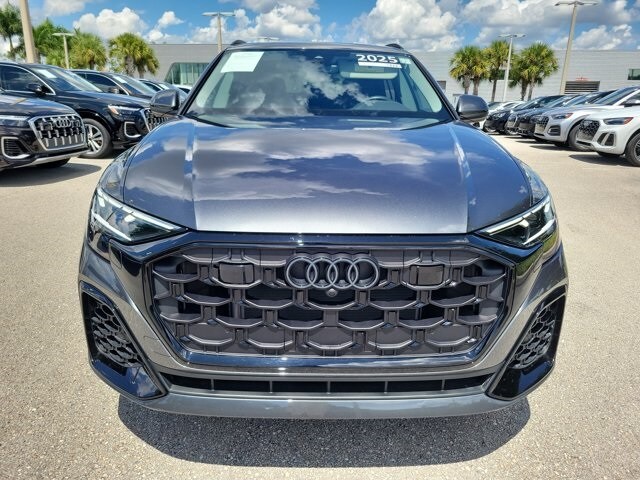 2025 Audi Q8 55 Premium Plus photo 2