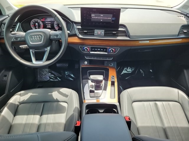 2023 Audi Q5 45 S line Premium photo 2