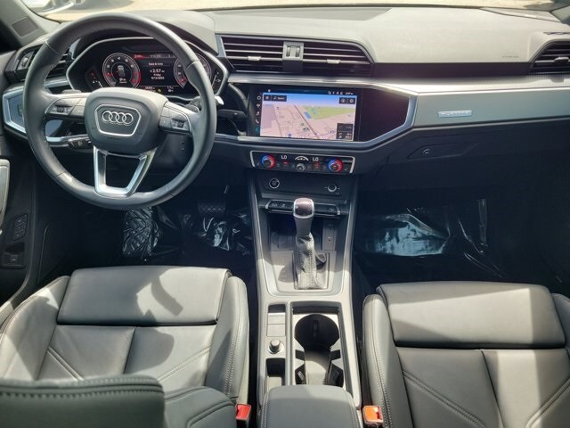 2023 Audi Q3 45 TFSI S line Premium photo 2