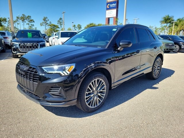 2023 Audi Q3 40 TFSI Premium photo 2