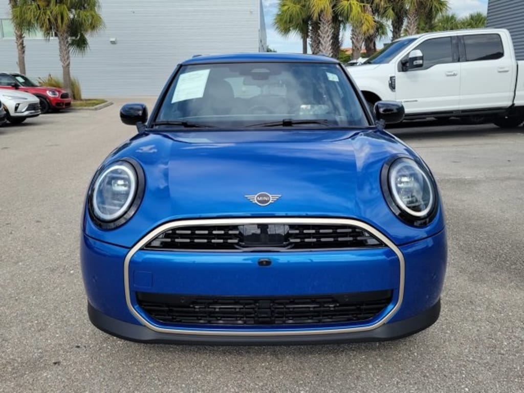 Used 2025 MINI Hardtop 2 Door Signature Hatchback