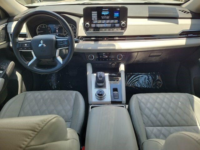 2022 Mitsubishi Outlander SEL photo 2