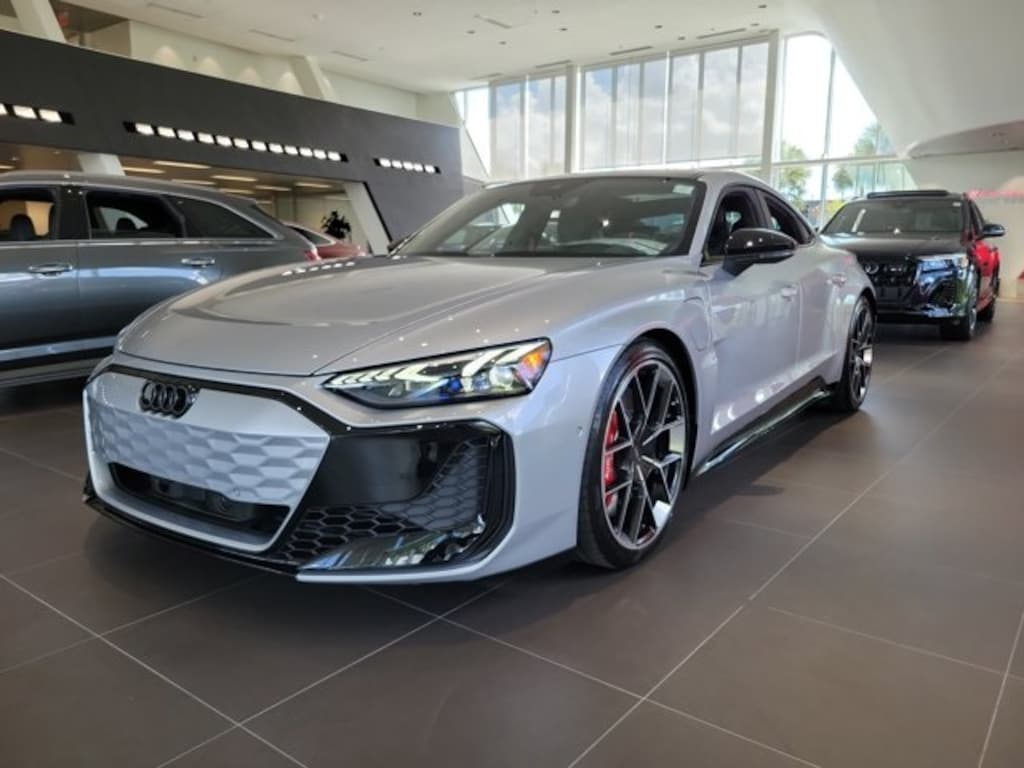 New 2026 Audi RS e-tron GT Performance