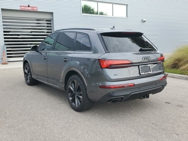 2025 Audi Q7 55 Premium Plus photo 4