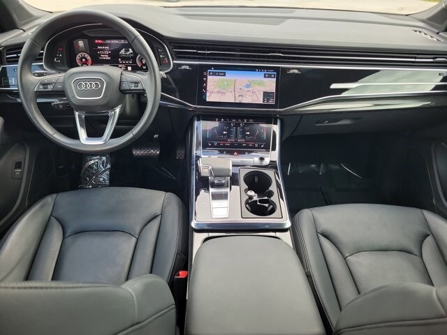 2023 Audi Q7 55 Prestige photo 2