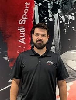 Staff member Elias Papagiannis from ID_6fbf27d57855