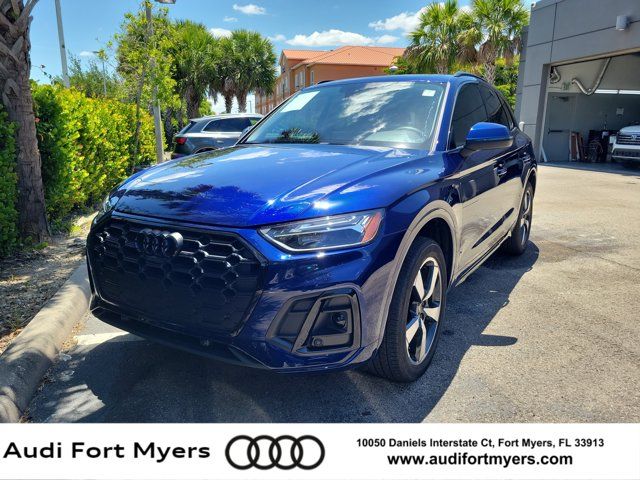 2022 Audi Q5 45 Premium Plus's photo