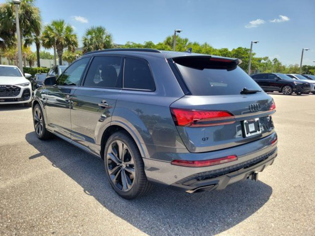 New 2026 Audi Q7 55 Premium SUV