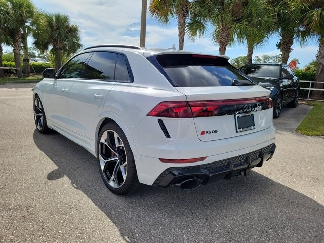 2026 Audi RS Q8 photo 4