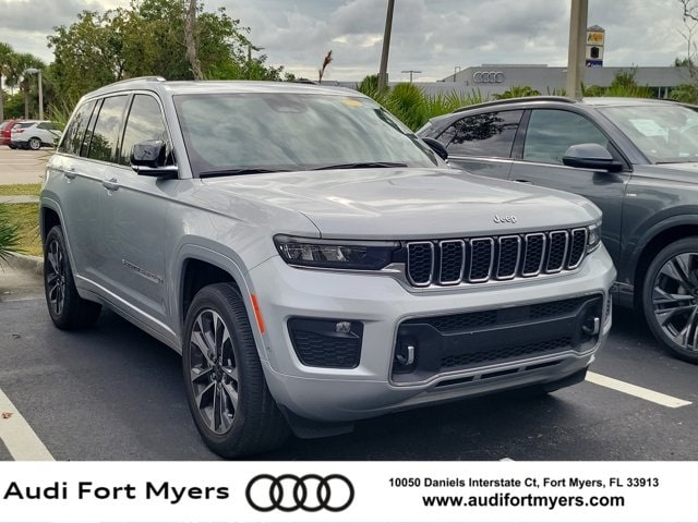 2023 Jeep Grand Cherokee Overland's photo