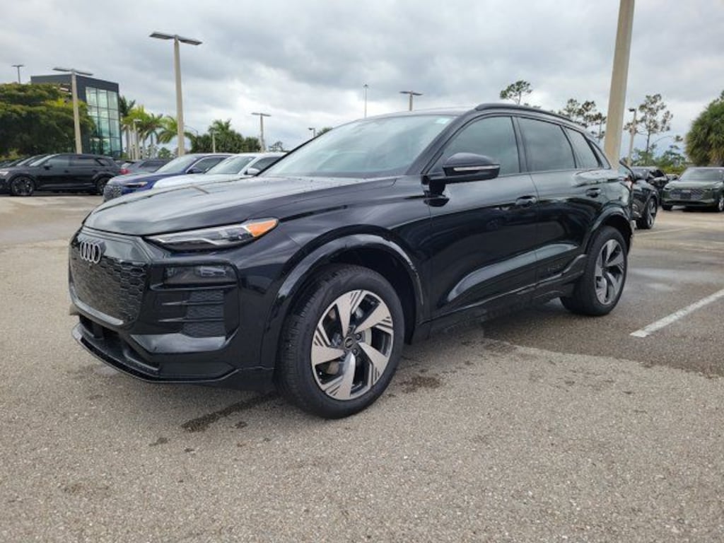 New 2025 Audi Q6 e-tron SUV