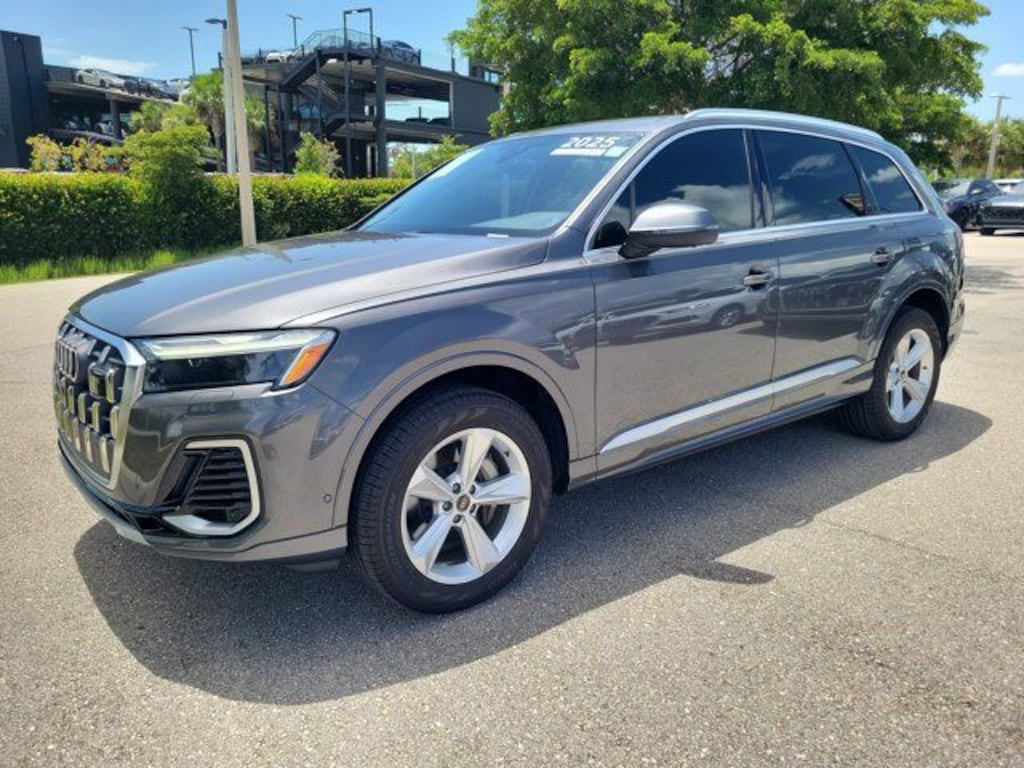 Certified 2025 Audi Q7 45 Premium SUV