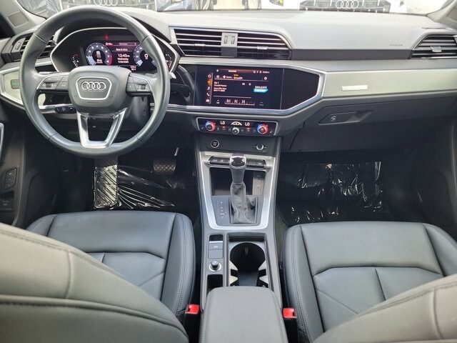 2022 Audi Q3 45 TFSI S line Premium photo 2