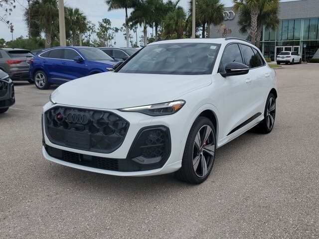 2025 Audi SQ5 Prestige photo 2