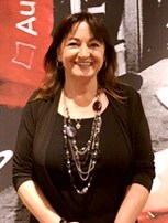 Staff member Laura Smith from ID_92e4ef00edc5