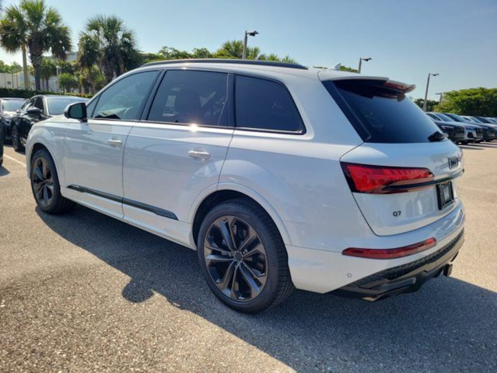 New 2026 Audi Q7 55 Premium SUV