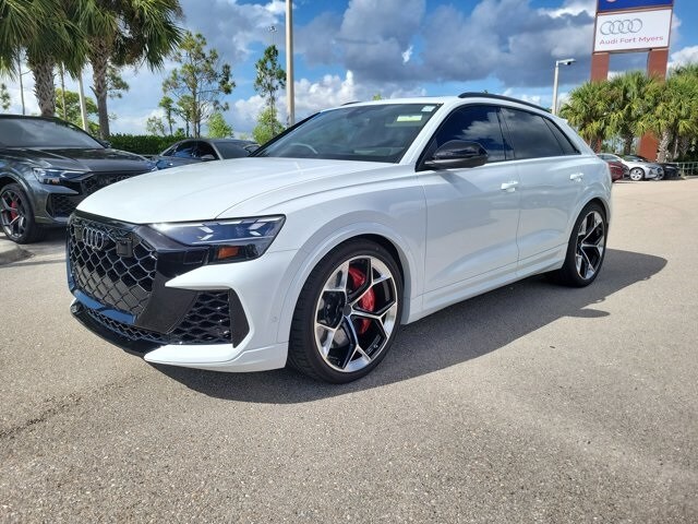 2026 Audi RS Q8 photo 3