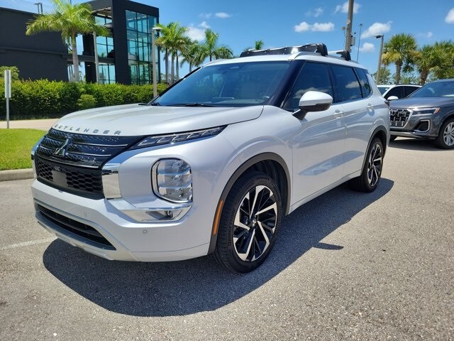 2022 Mitsubishi Outlander SEL photo 4
