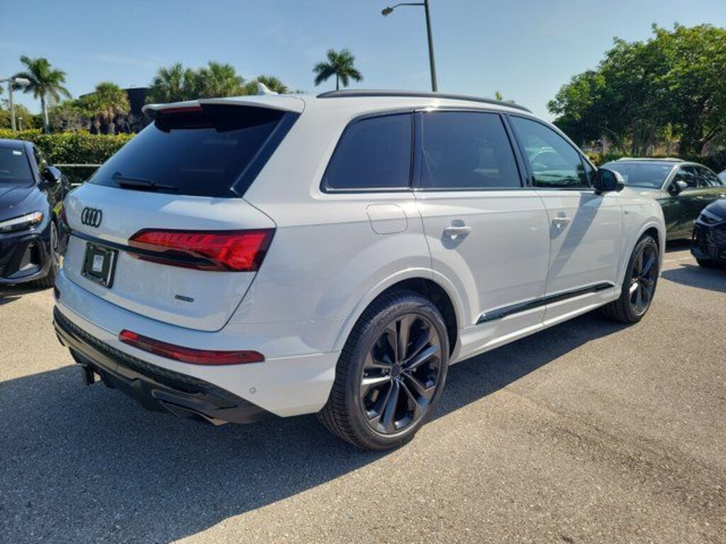 New 2026 Audi Q7 55 Premium SUV