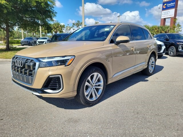 2025 Audi Q7 55 Premium Plus photo 3