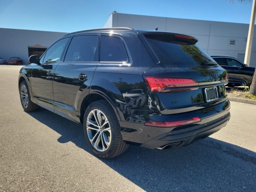 New 2026 Audi Q7 45 Premium SUV