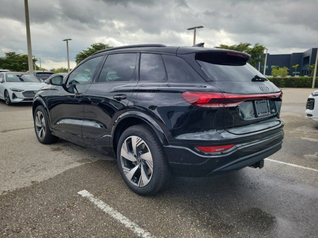 New 2025 Audi Q6 e-tron SUV