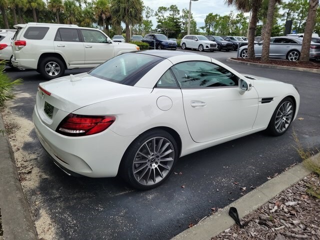 2020 Mercedes Benz SLC 300 photo 4