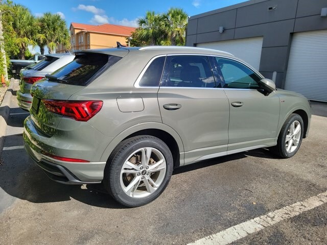 2022 Audi Q3 45 TFSI S line Premium photo 3