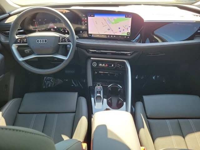 2025 Audi Q5 Sportback 2.0T Premium Plus photo 2