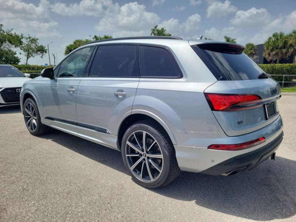 New 2026 Audi Q7 45 Premium Plus SUV