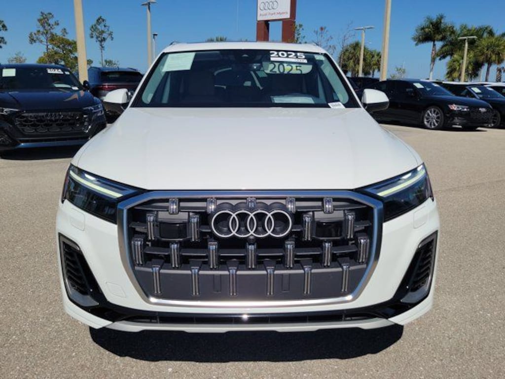 Certified 2025 Audi Q7 55 Premium Plus SUV