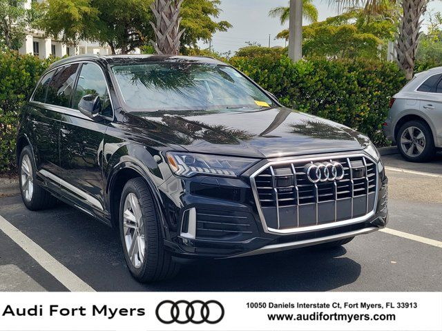 2023 Audi Q7 45 Premium Plus quattro Tiptronic's photo