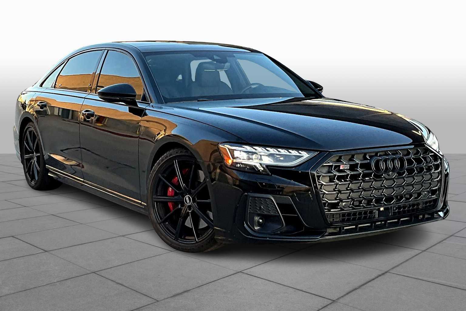 2022 Audi S8 Quattro photo 2