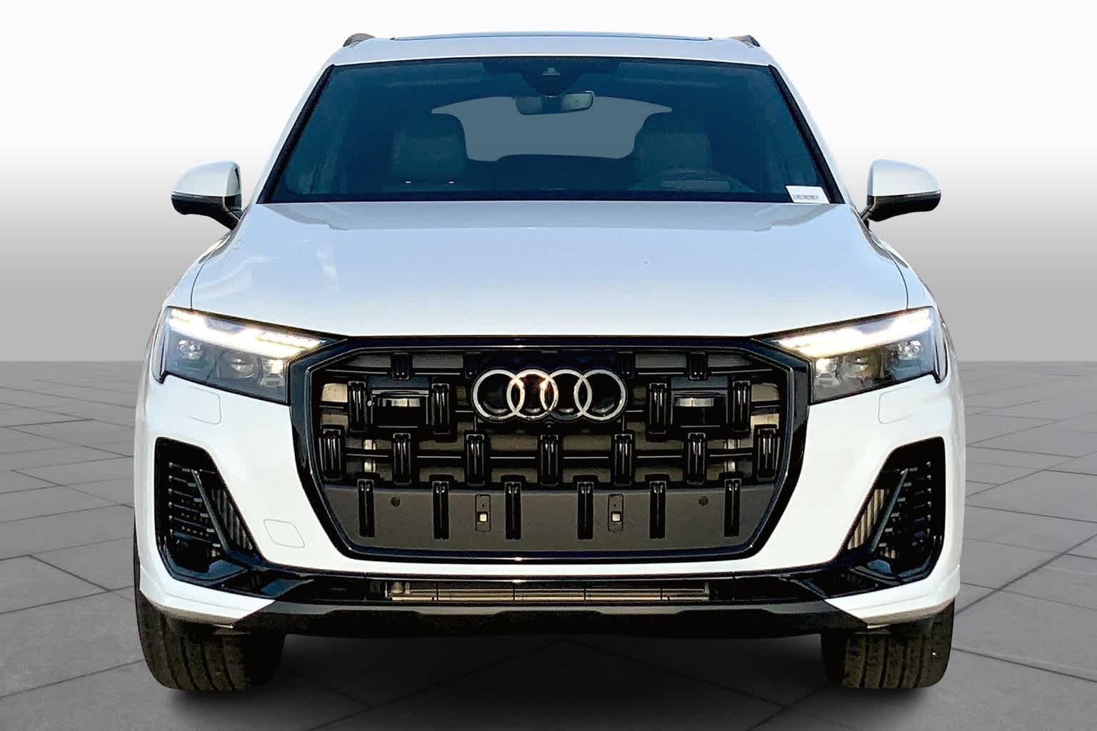 2025 Audi Q7 55 Prestige photo 3