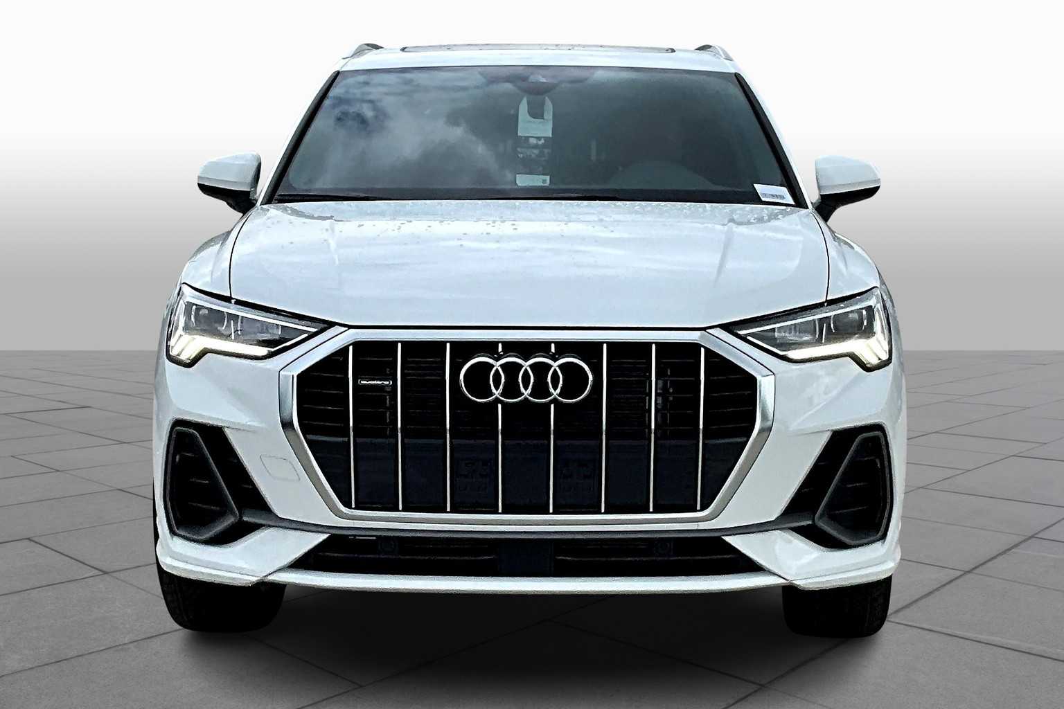 2025 Audi Q3 S line Premium photo 3