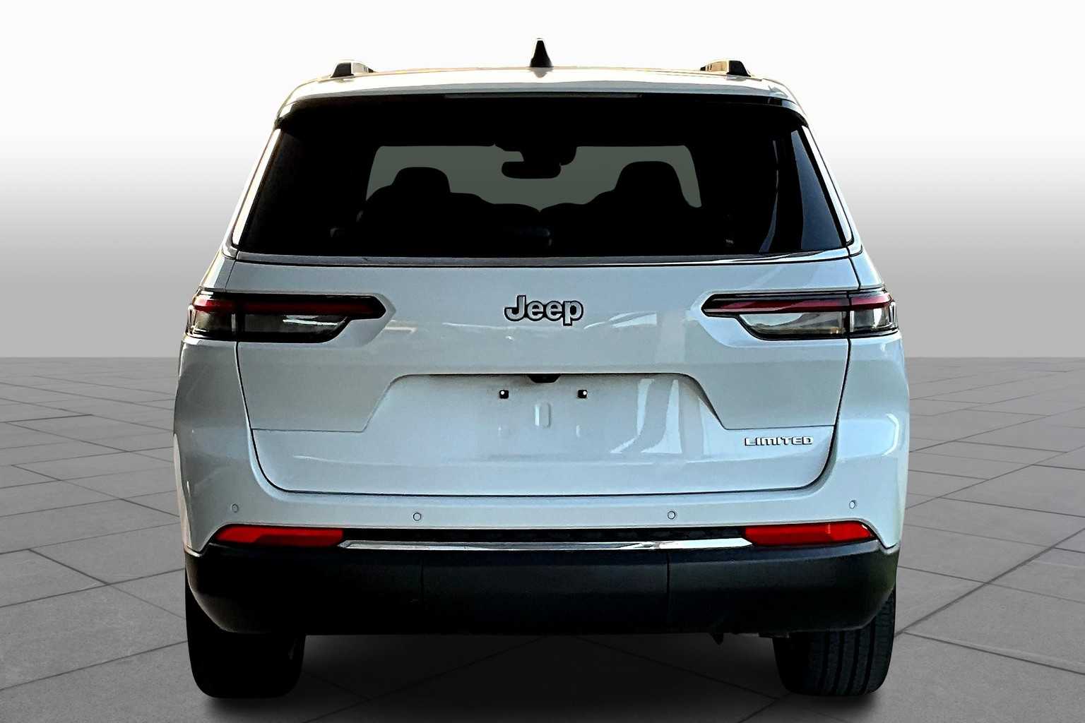 2024 Jeep Grand Cherokee Limited photo 4