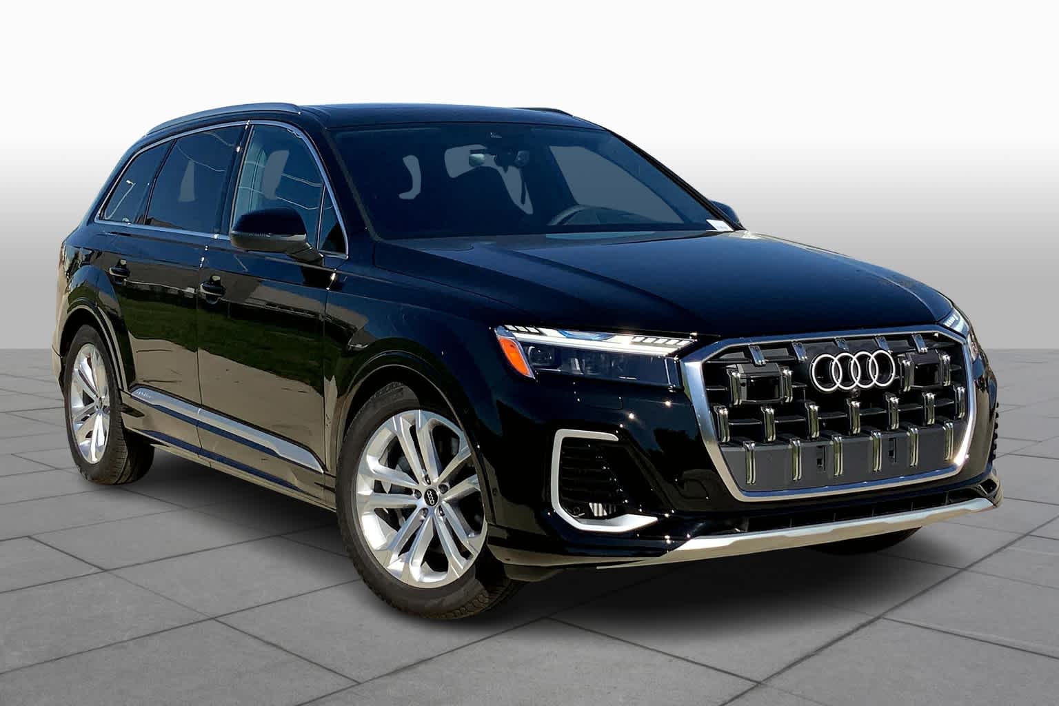 2025 Audi Q7 55 Prestige photo 2