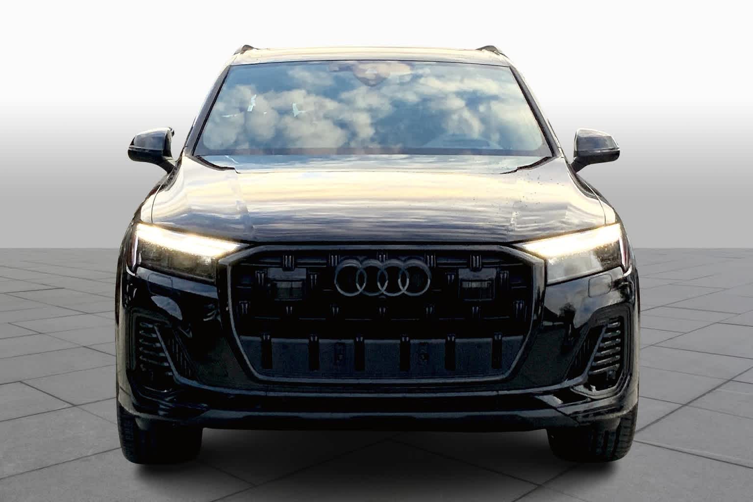 2025 Audi Q7 55 Prestige photo 3