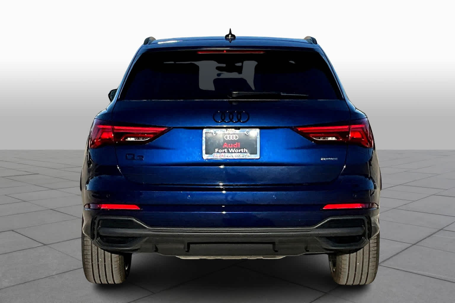 2025 Audi Q3 S line Premium photo 4