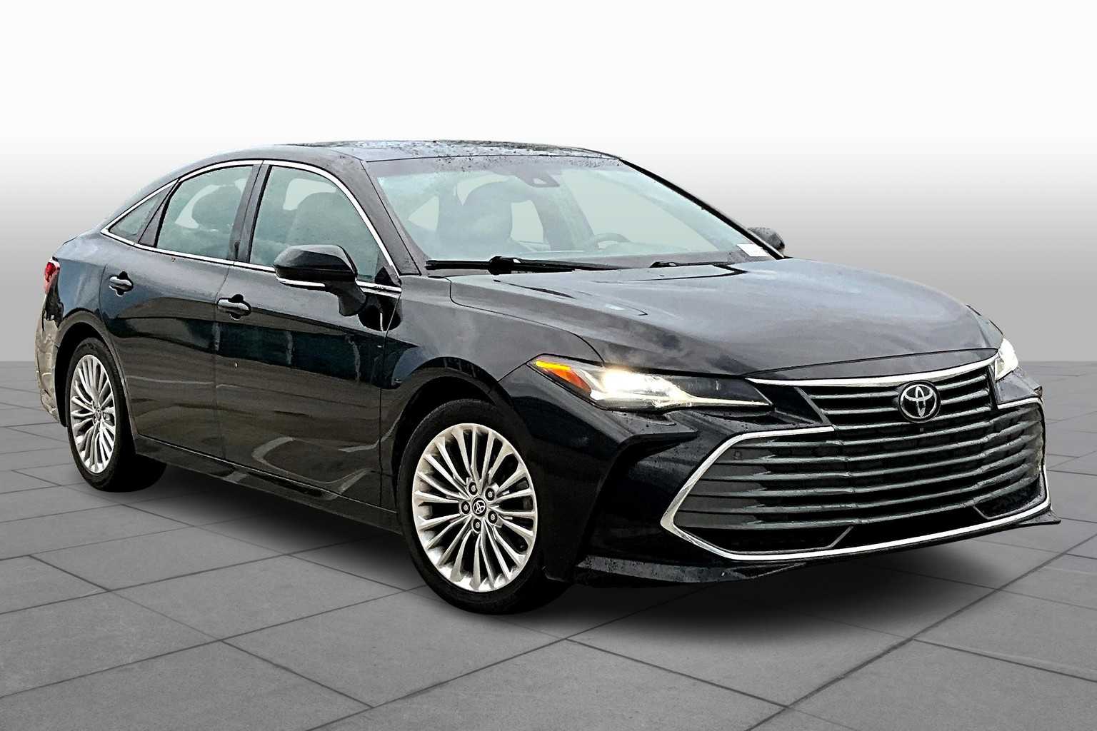 2022 Toyota Avalon Limited photo 2