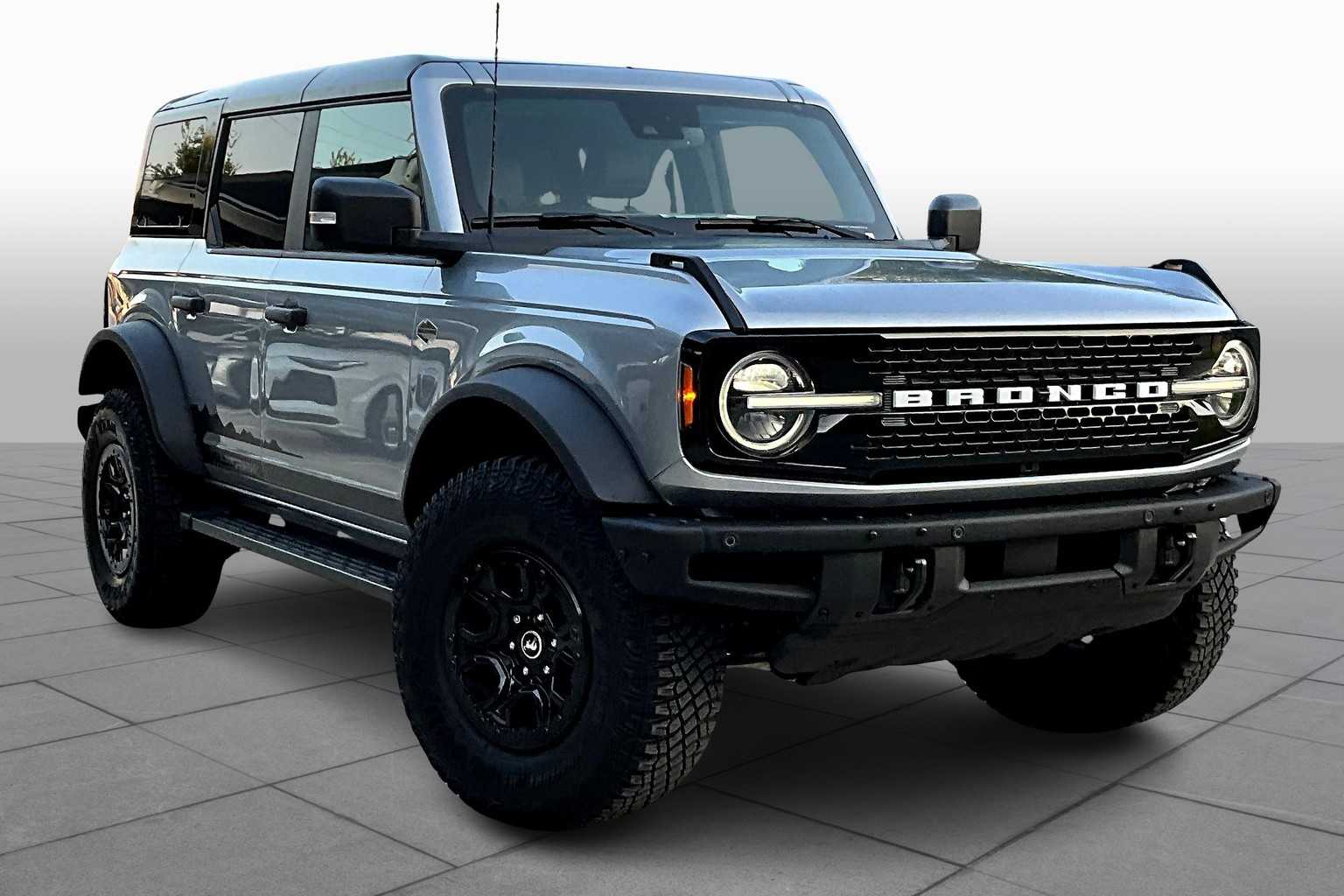 2024 Ford Bronco Wildtrak photo 2