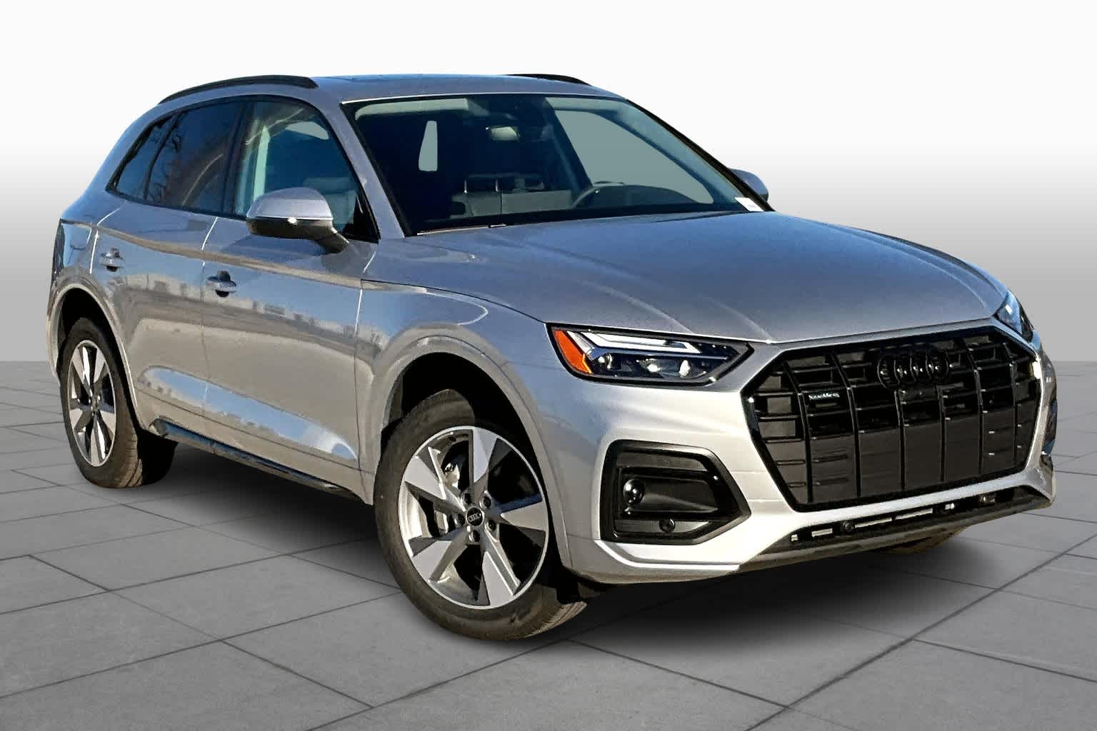 2025 Audi Q5 40 Premium Plus photo 2