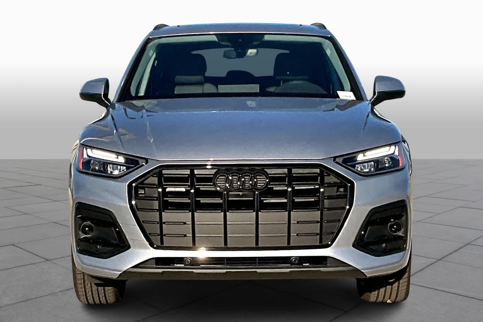 2025 Audi Q5 40 Premium Plus photo 3