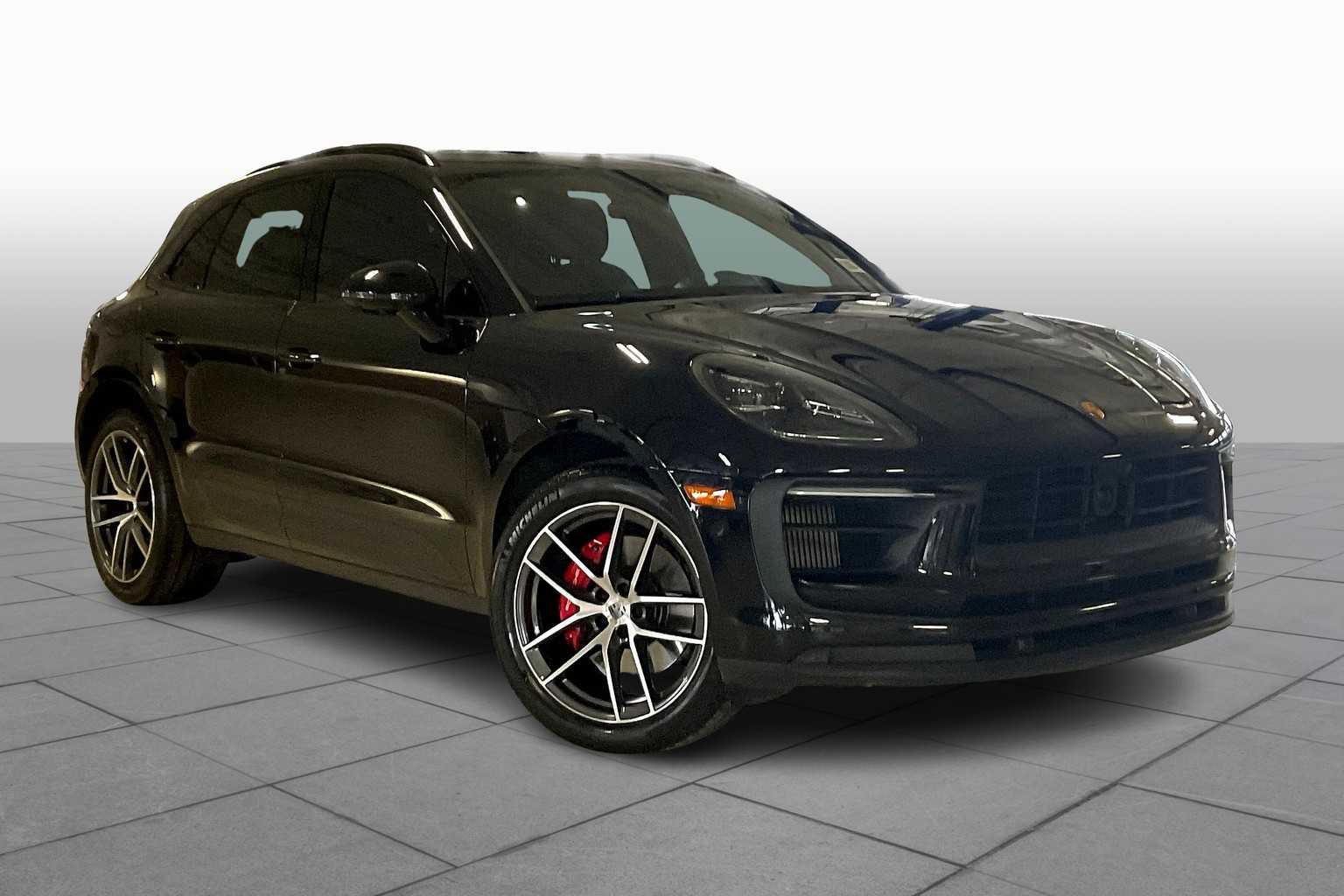 2024 Porsche Macan S photo 2