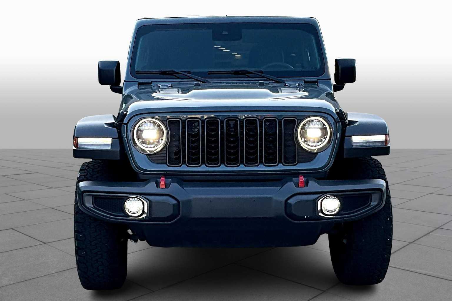 2024 Jeep Wrangler Rubicon photo 3