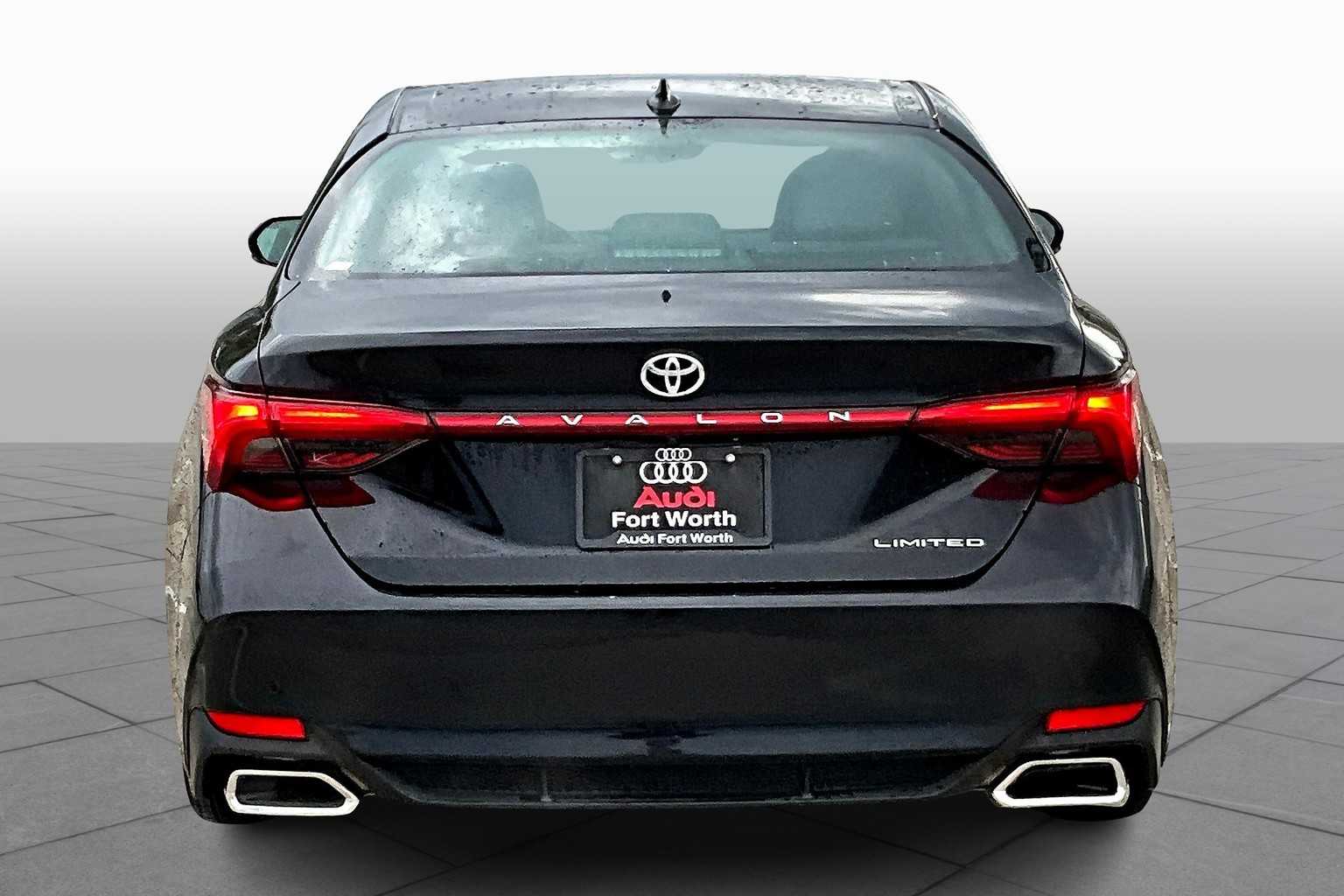 2022 Toyota Avalon Limited photo 4