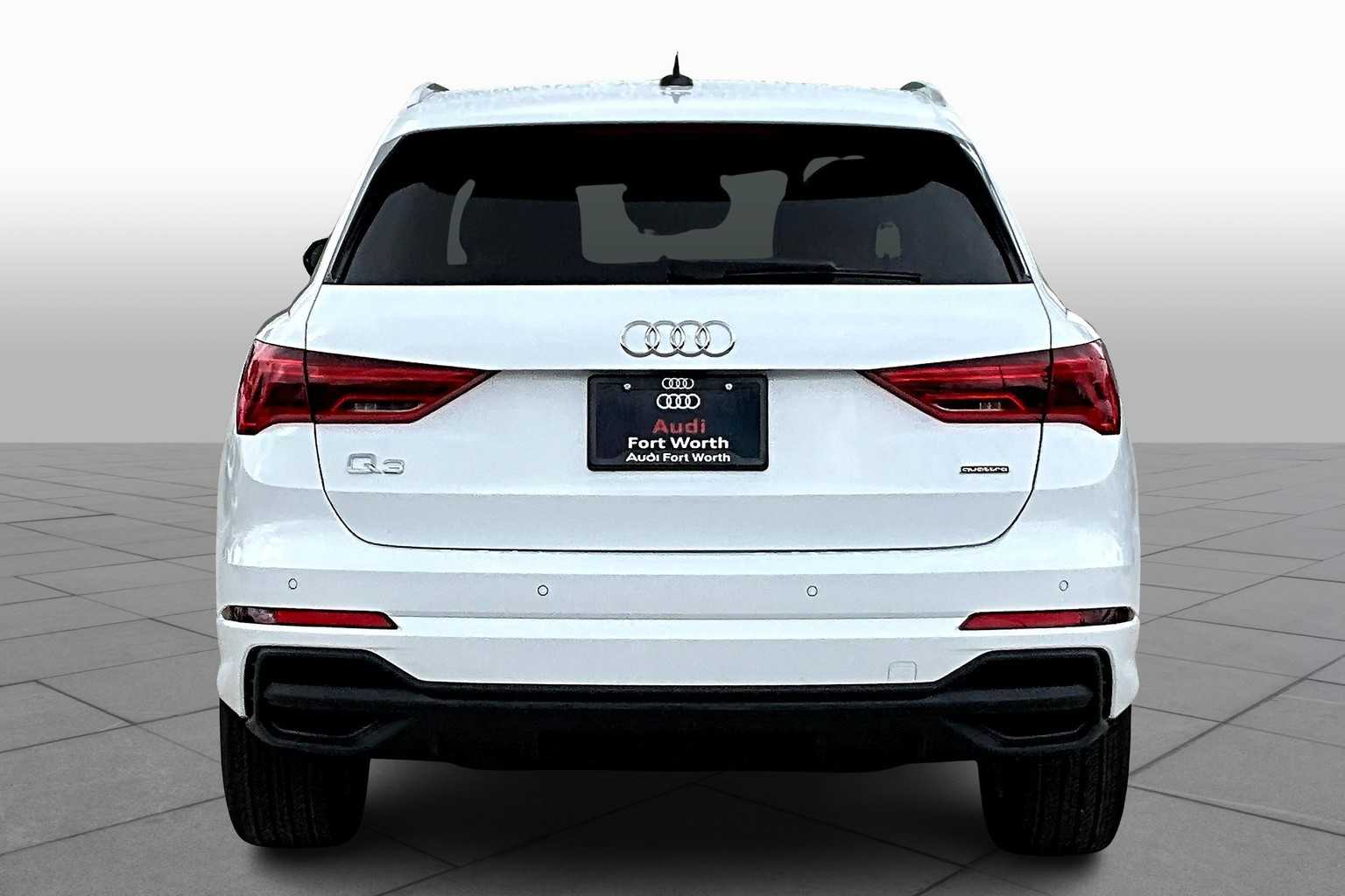 2025 Audi Q3 S line Premium photo 4