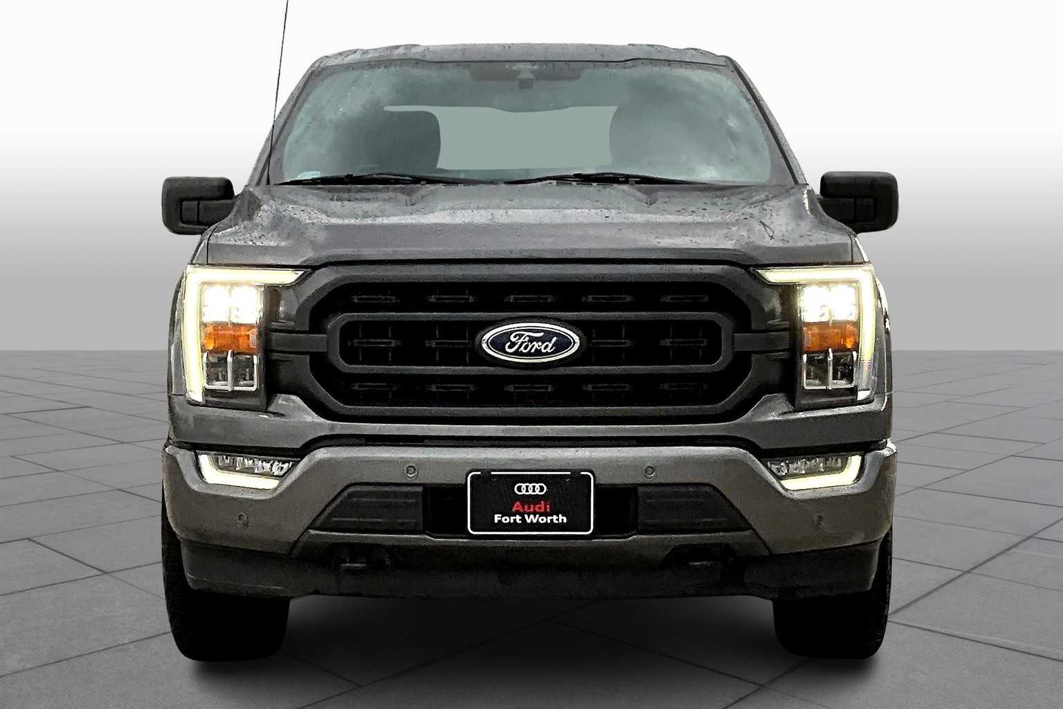 2021 Ford F-150 XLT photo 2