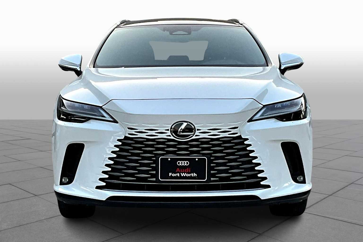 2024 Lexus RX 450h+ Luxury photo 3