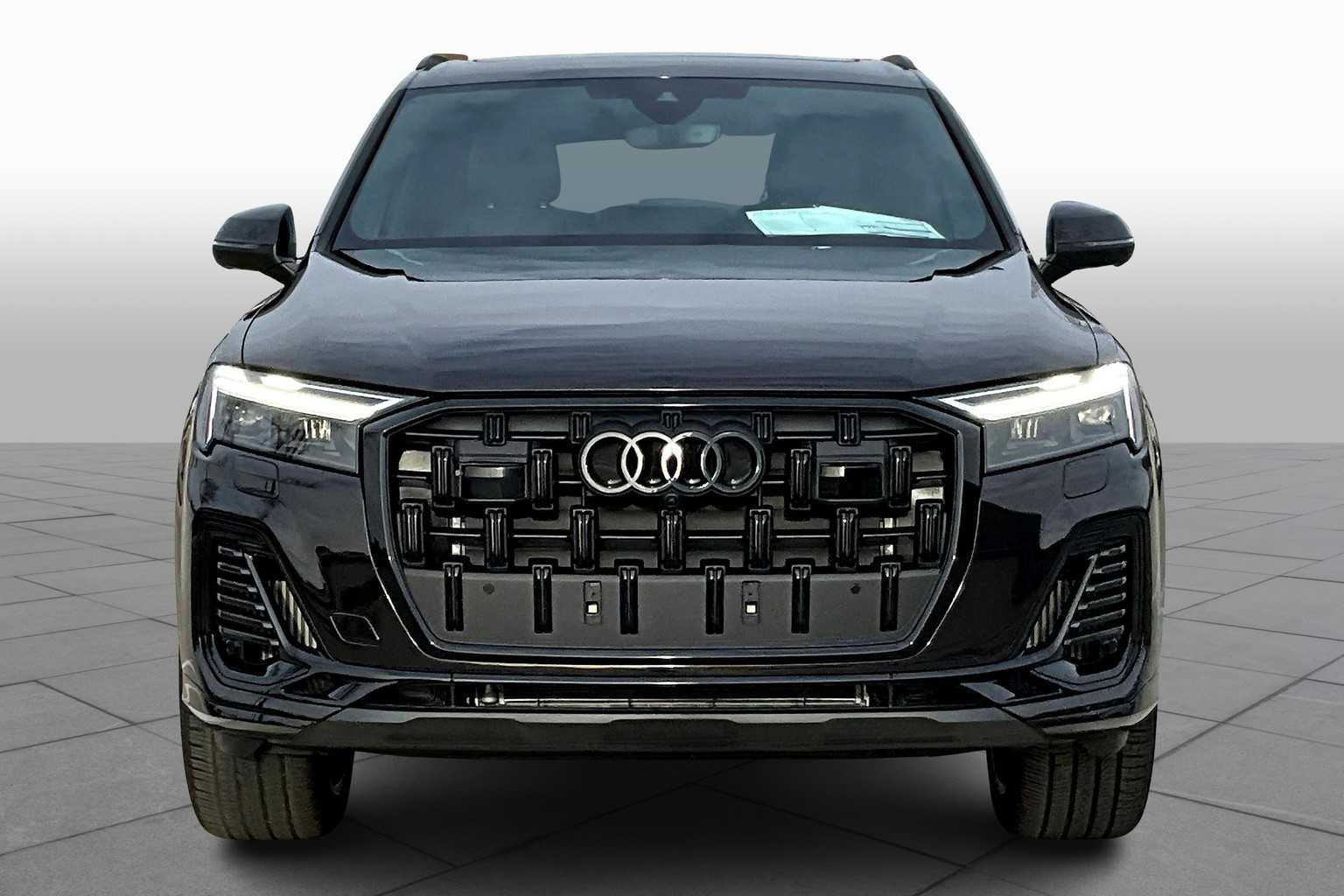 2025 Audi Q7 55 Premium Plus photo 3